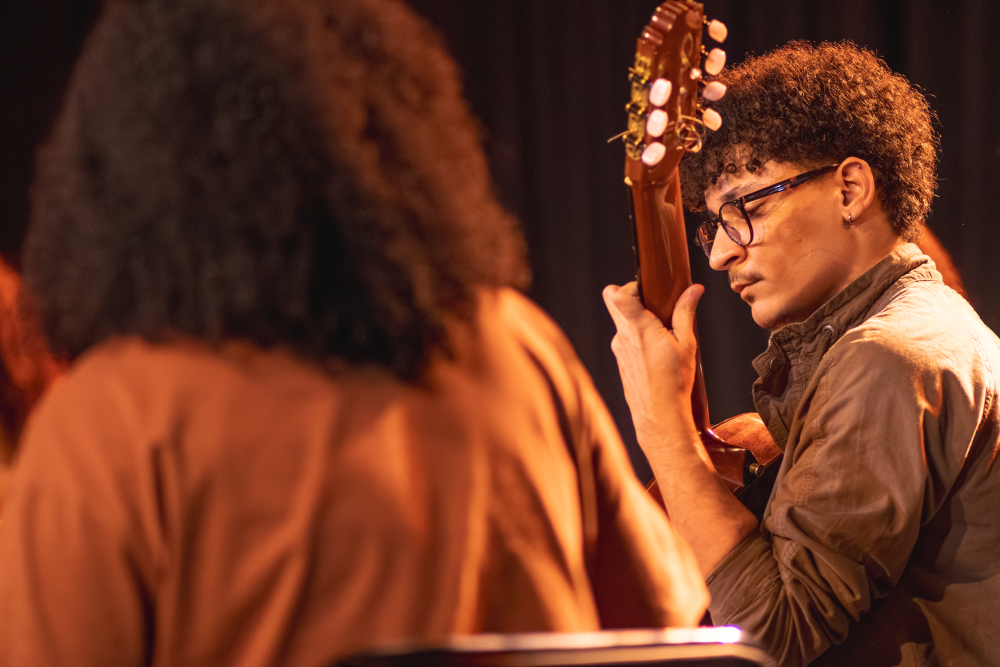 Matheus Honório - violonista do Música na Calçada