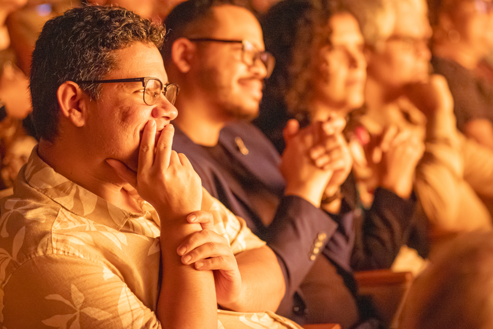 Jurados acompanhando a apresentação