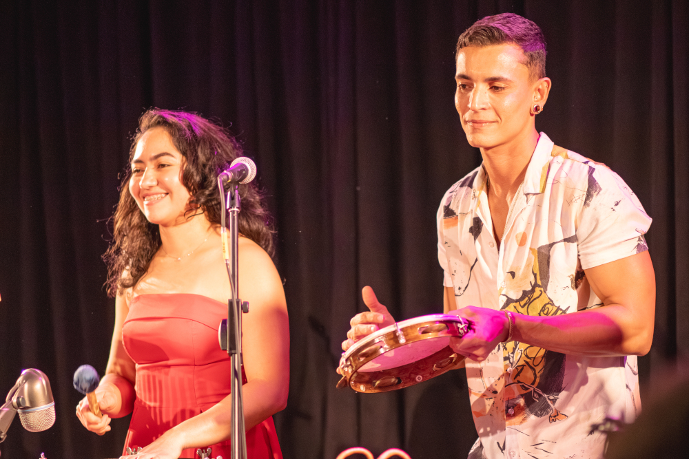 Dora Alves e Matheus Fonseca – Som das Vielas